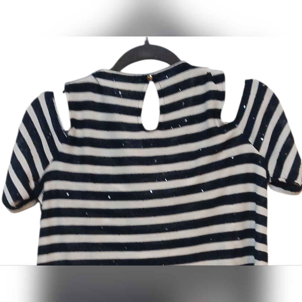 Chico's -NWT Navy/White Cold Shoulder Blouse Key Hole Neck,Sequence Throughout - Picture 9 of 11